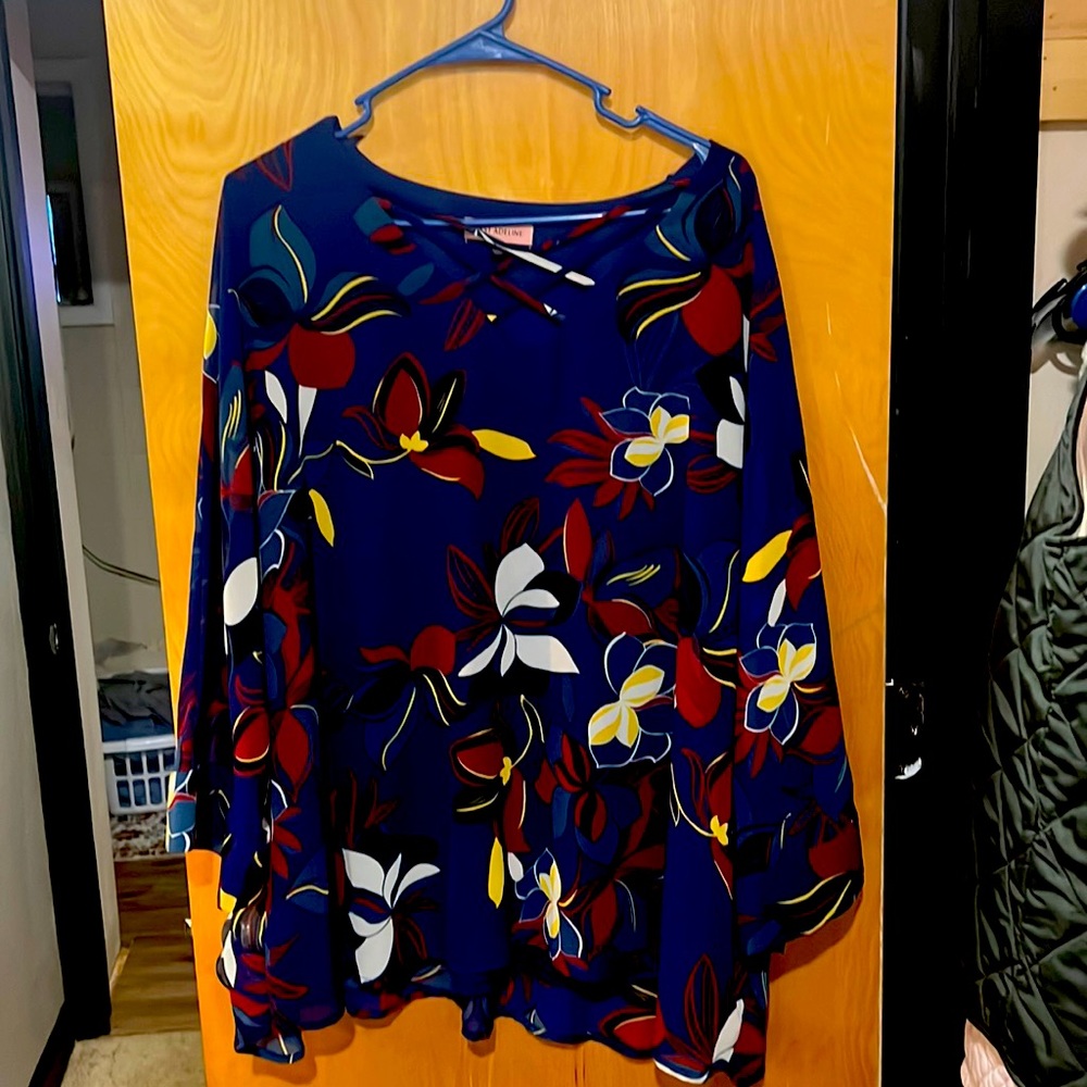 Sheer,  blue floral print, Woman’s East Adeline 3XL , blouse.